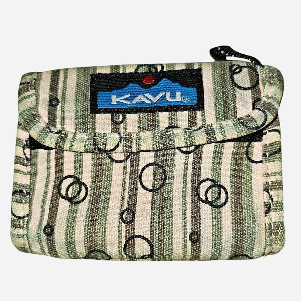 Kavu Women's Green and Pink Wallet-purses